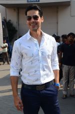 Dino Morea snapped at Mehboob on 9th Feb 2016